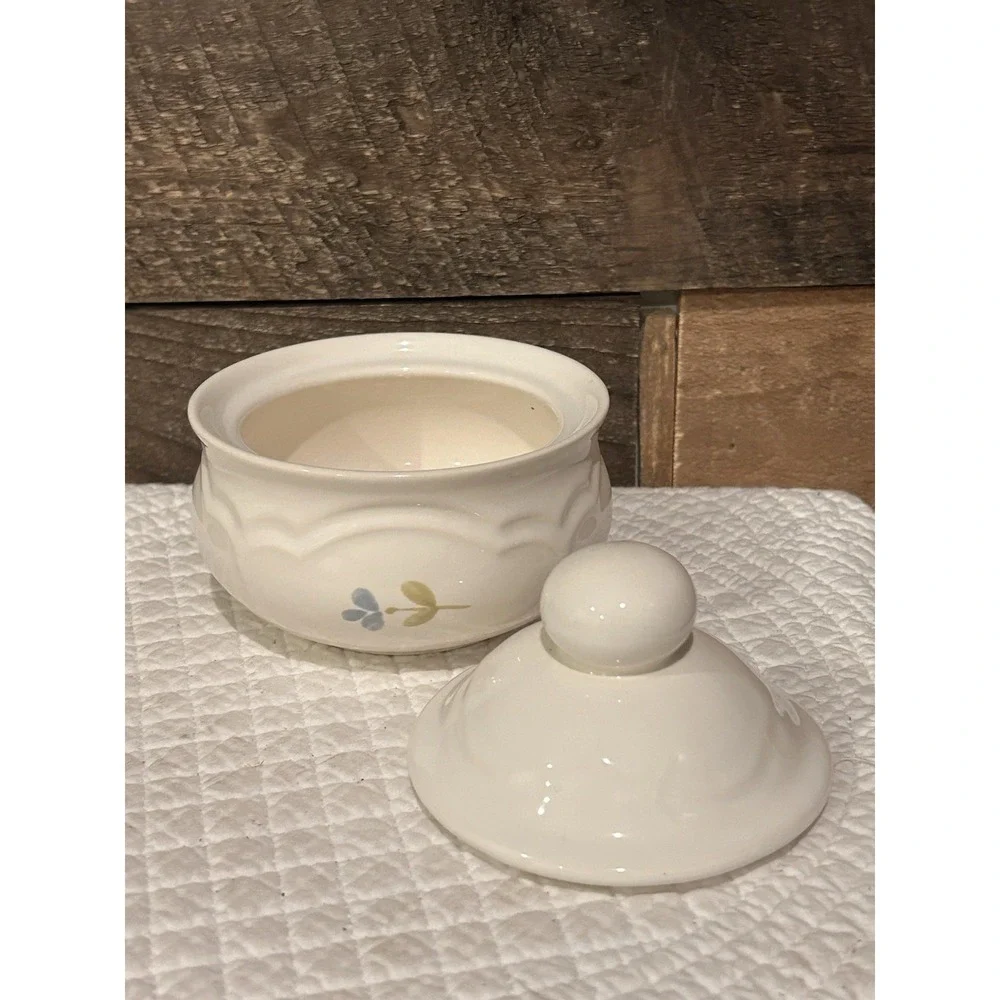 Vintage Pfaltzgraff‎ Garland Sugar Bowl With Lid